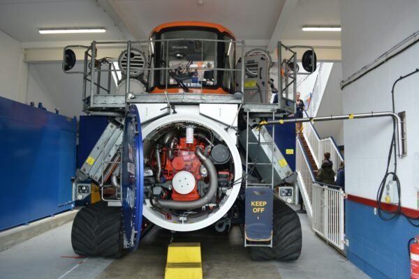 Harnessing AI for Predictive Maintenance in Machinery