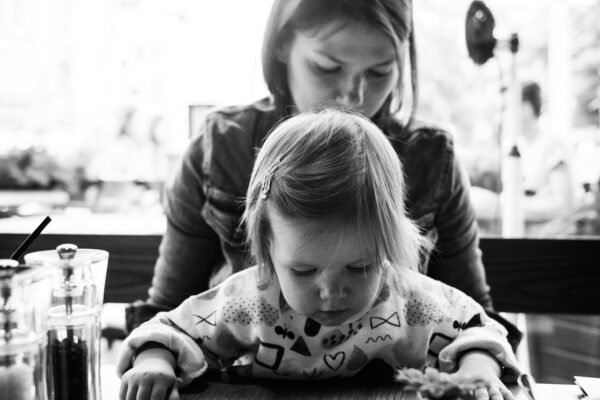 Digital Parenting in the Age of AI: Navigating the New Normal